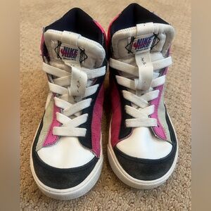 Nike Mixed Color Sneakers for Everyday Comfort